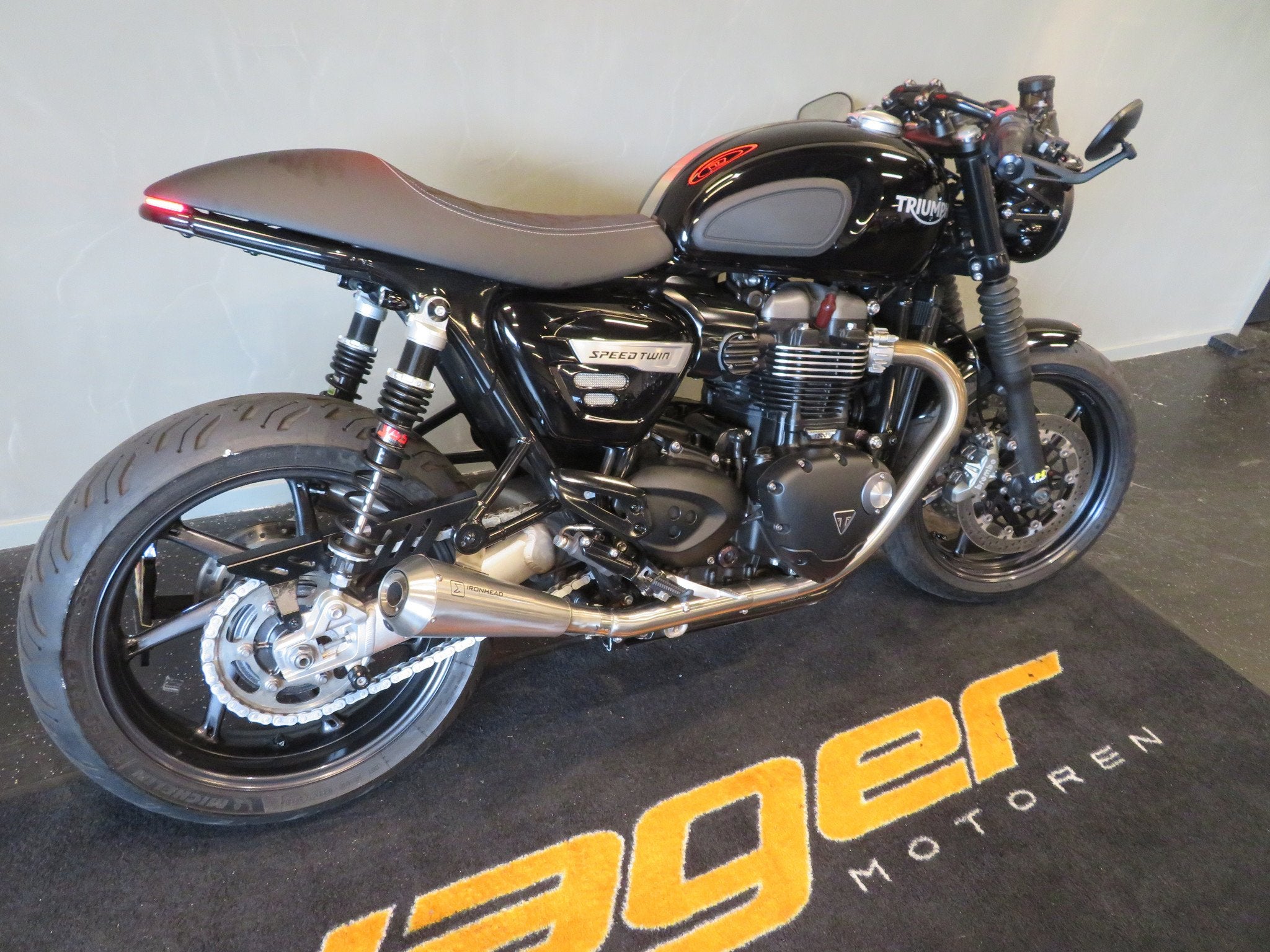 Triumph SPEED TWIN 1200 IRONHEAD FRAAI! (bj 2020), Motoren, Motoren | Triumph, Bedrijf, Toermotor