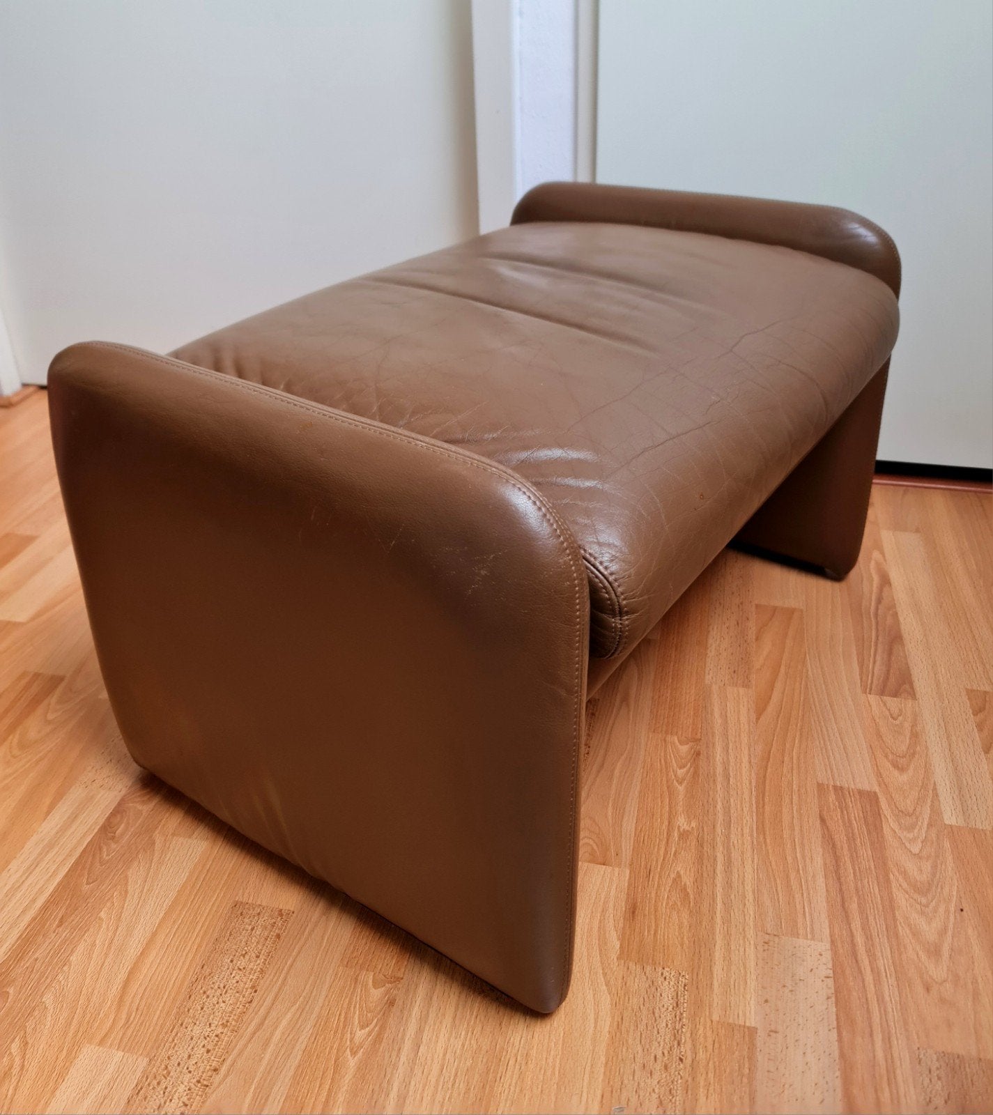 Leolux hocker poef voetenbank bruin echt leder vintage, Huis en Inrichting, Ophalen, Gebruikt, Vintage retro origineel interieur design