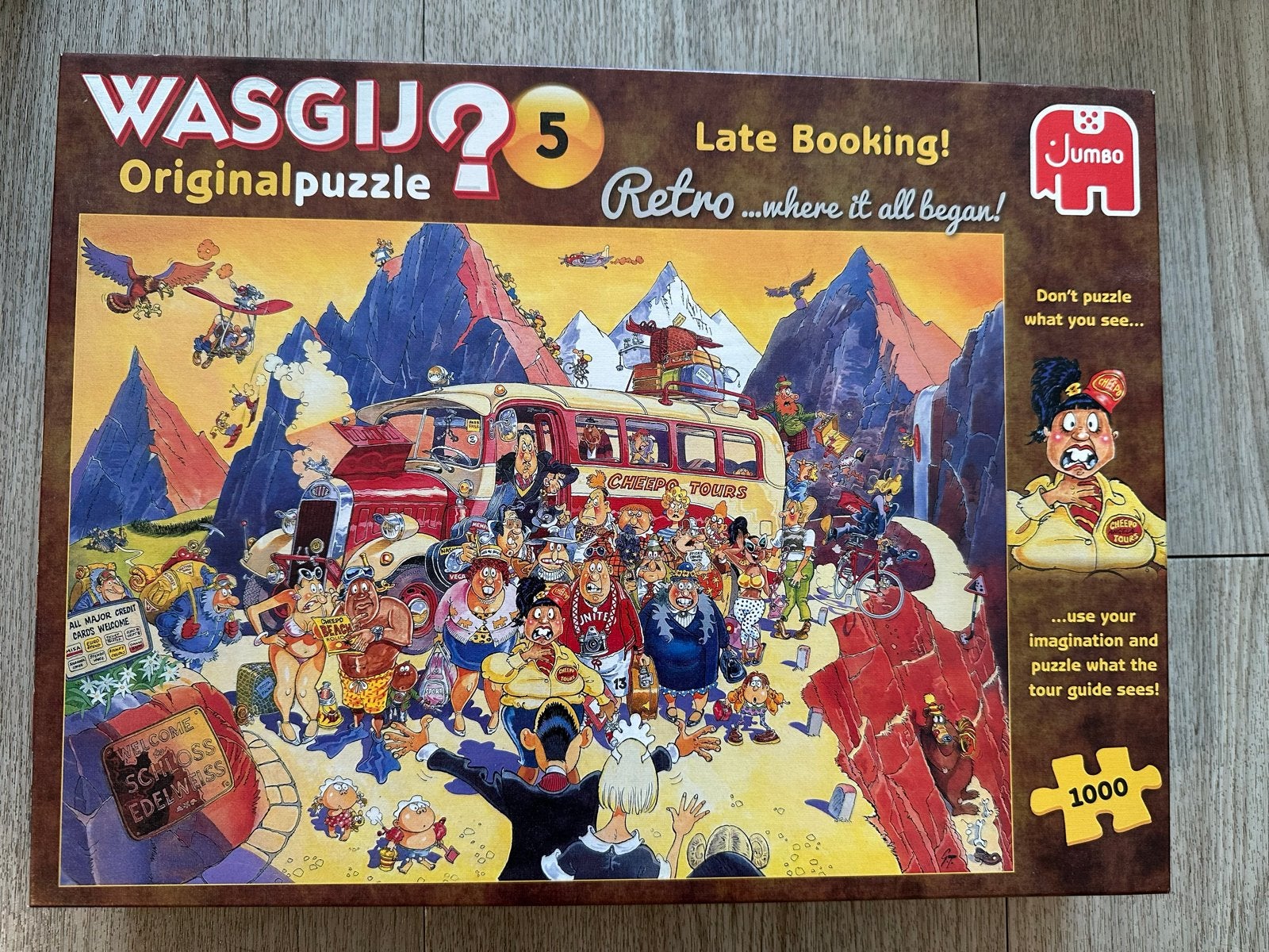 Wasgij Original 5 Retro 'Late Booking!' 1000 stukjes, Hobby en Vrije tijd, Denksport en Puzzels, Ophalen of Verzenden, 500 t/m 1500 stukjes