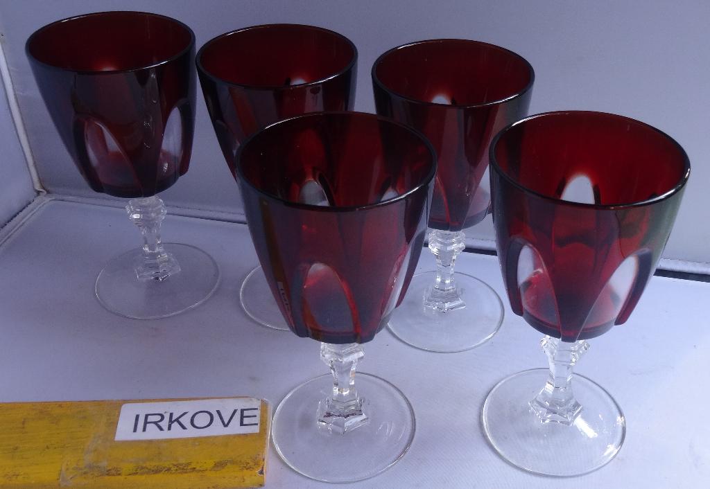 FRANS KRISTAL 5 WIJN GLAZEN RUBILUX * Gaaf *, Verzenden, Zo goed als nieuw, Kristal, Glas of Glazen