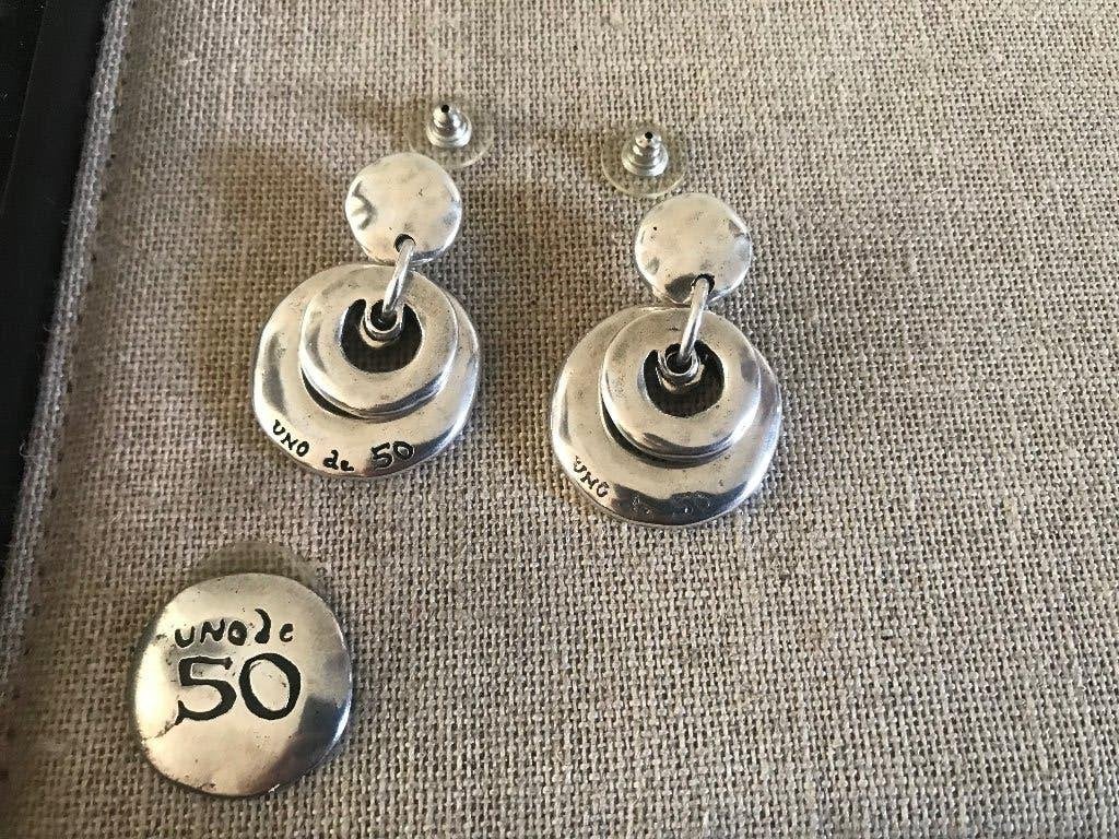 Uno de 50 oorbellen (111) uit vroegere collectie, Overige materialen, Nieuw, Ophalen of Verzenden, Knopjes of Stekers