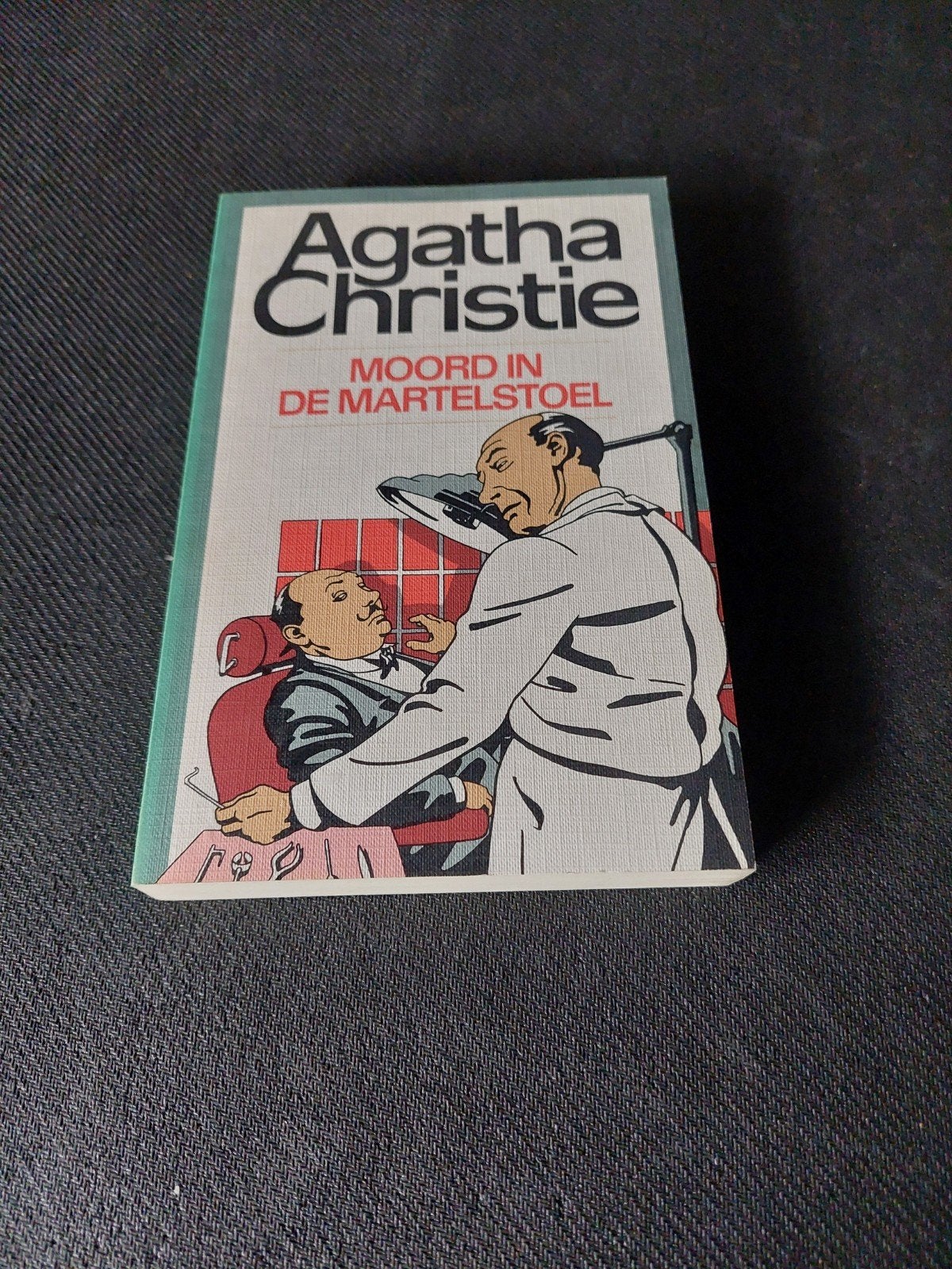 Agatha Christie - Moord in de Martelstoel (No. 60), Boeken, Ophalen of Verzenden, Gelezen, Agatha Christie
