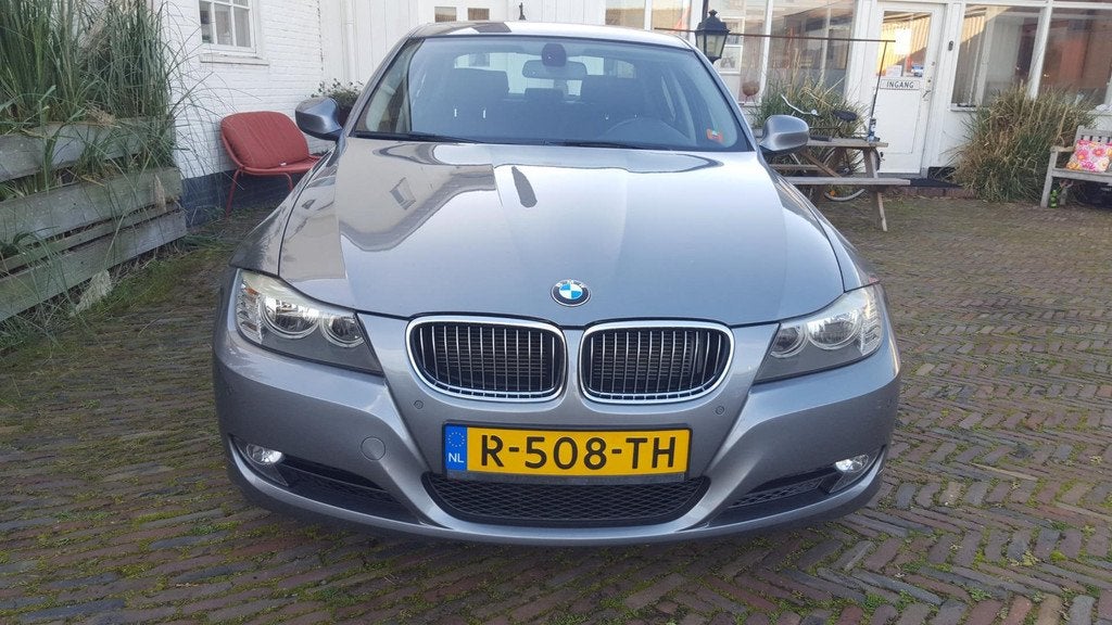 BMW 3-serie 325i Wonderschöne en 100 % BMW Dealer onderhoud, Auto's, Automaat, Achterwielaandrijving, Gebruikt, Huisgarantie