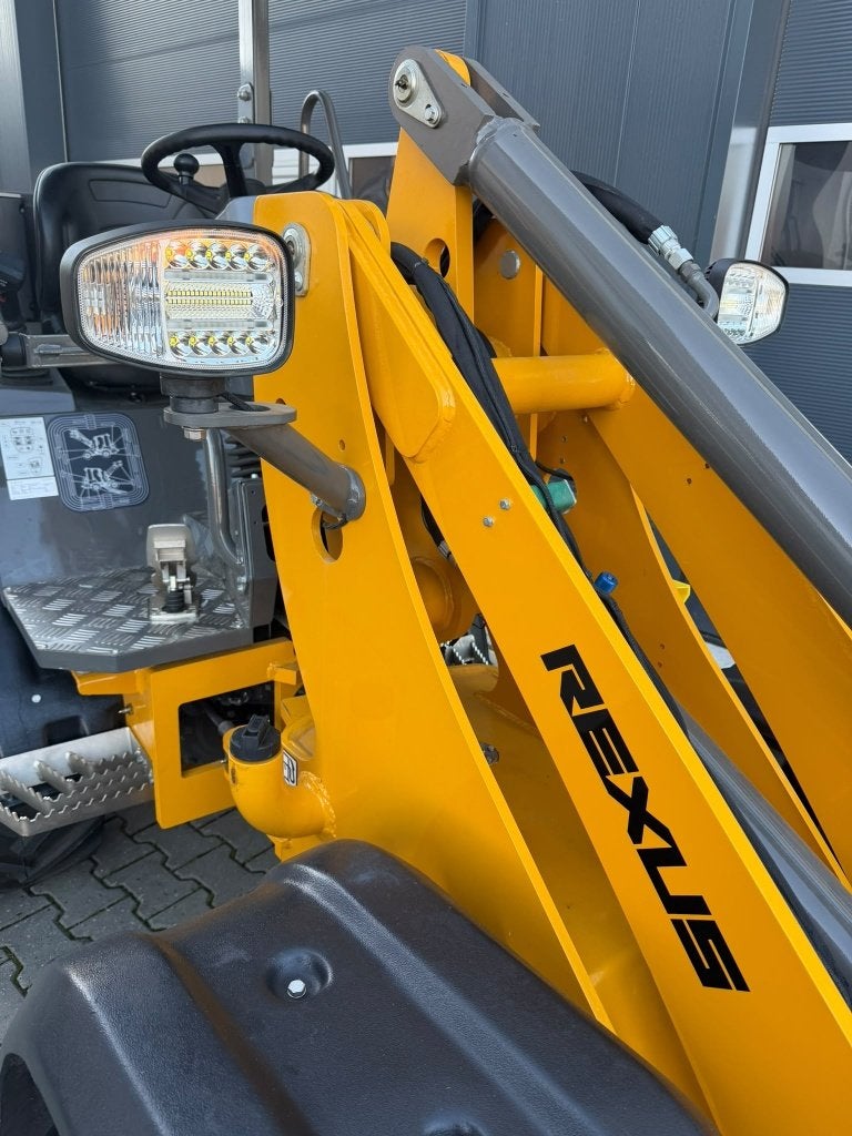 Foto 9 van Rexus H2600 minishovel YANMAR diesel. NIEUW gratis geleverd