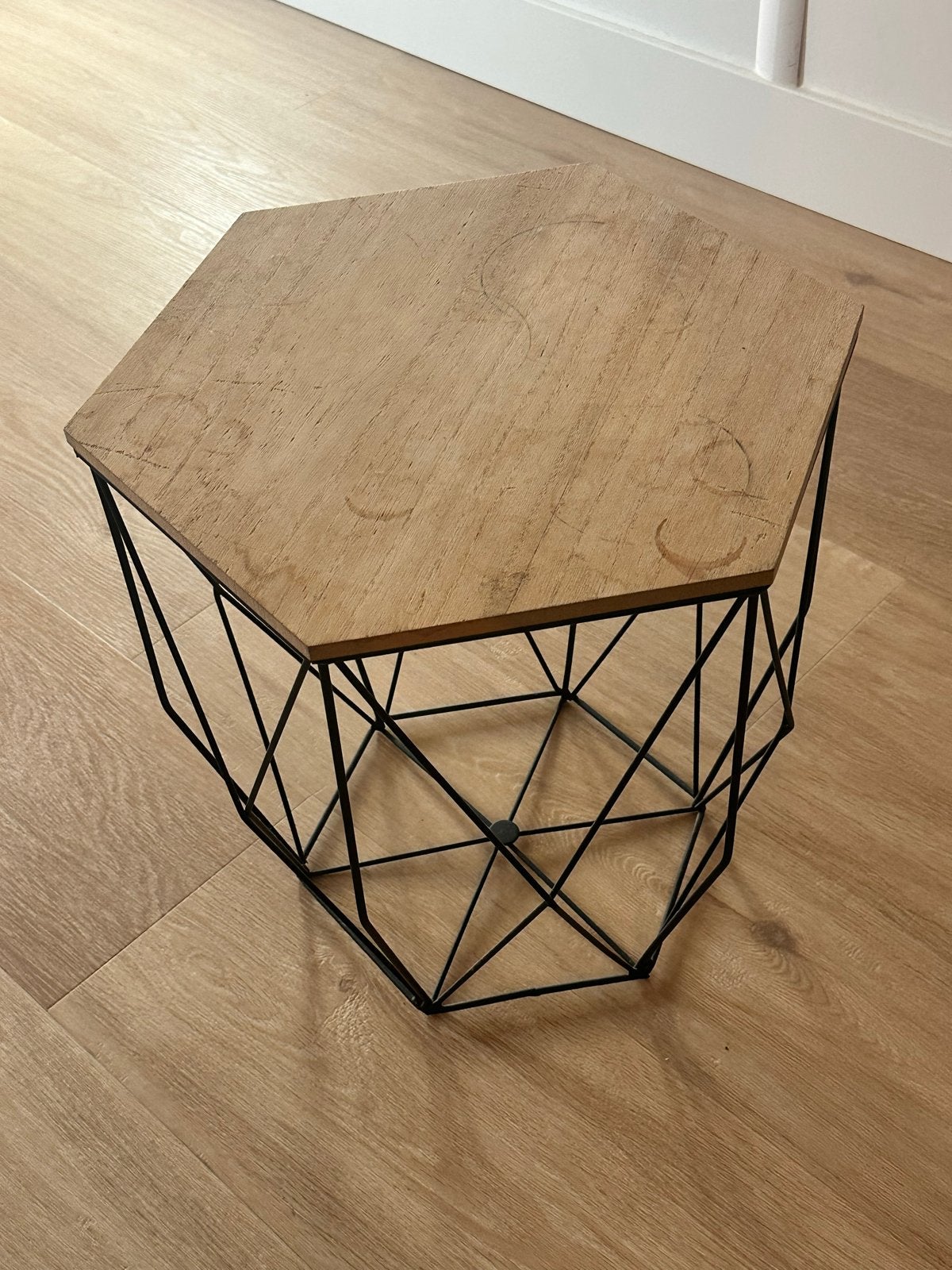 Bijzettafel zeshoekig met metalen onderstel, Ophalen, Minder dan 45 cm, Minder dan 55 cm, Gebruikt