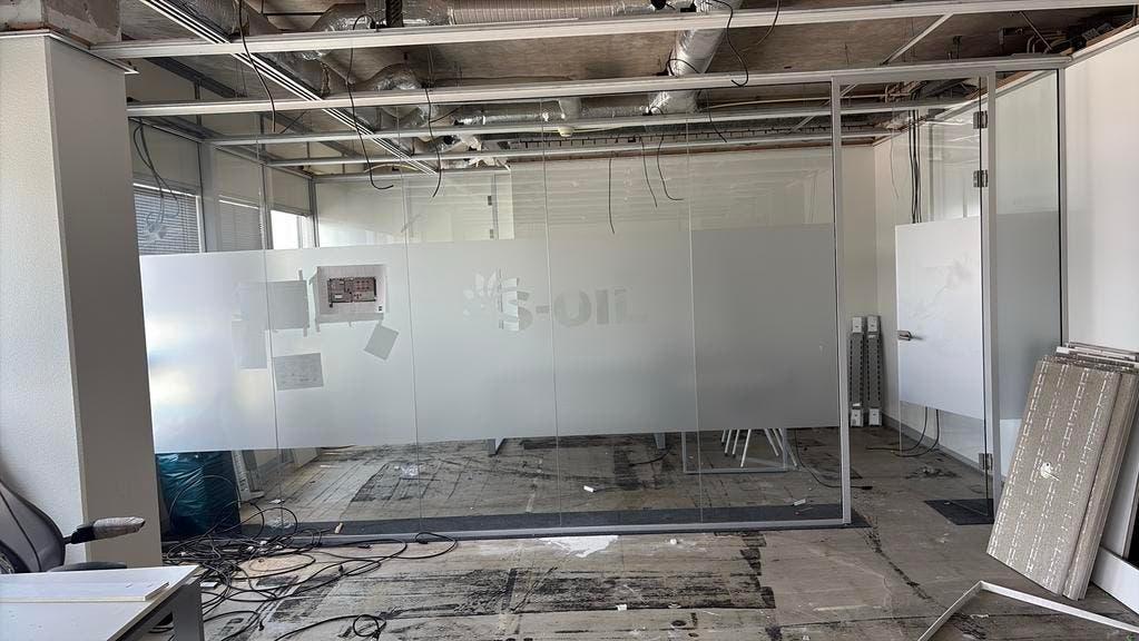 Glazen wand glaswand €100 per m1 systeemwand 12m1, Ophalen, Glasplaat, 160 cm of meer
