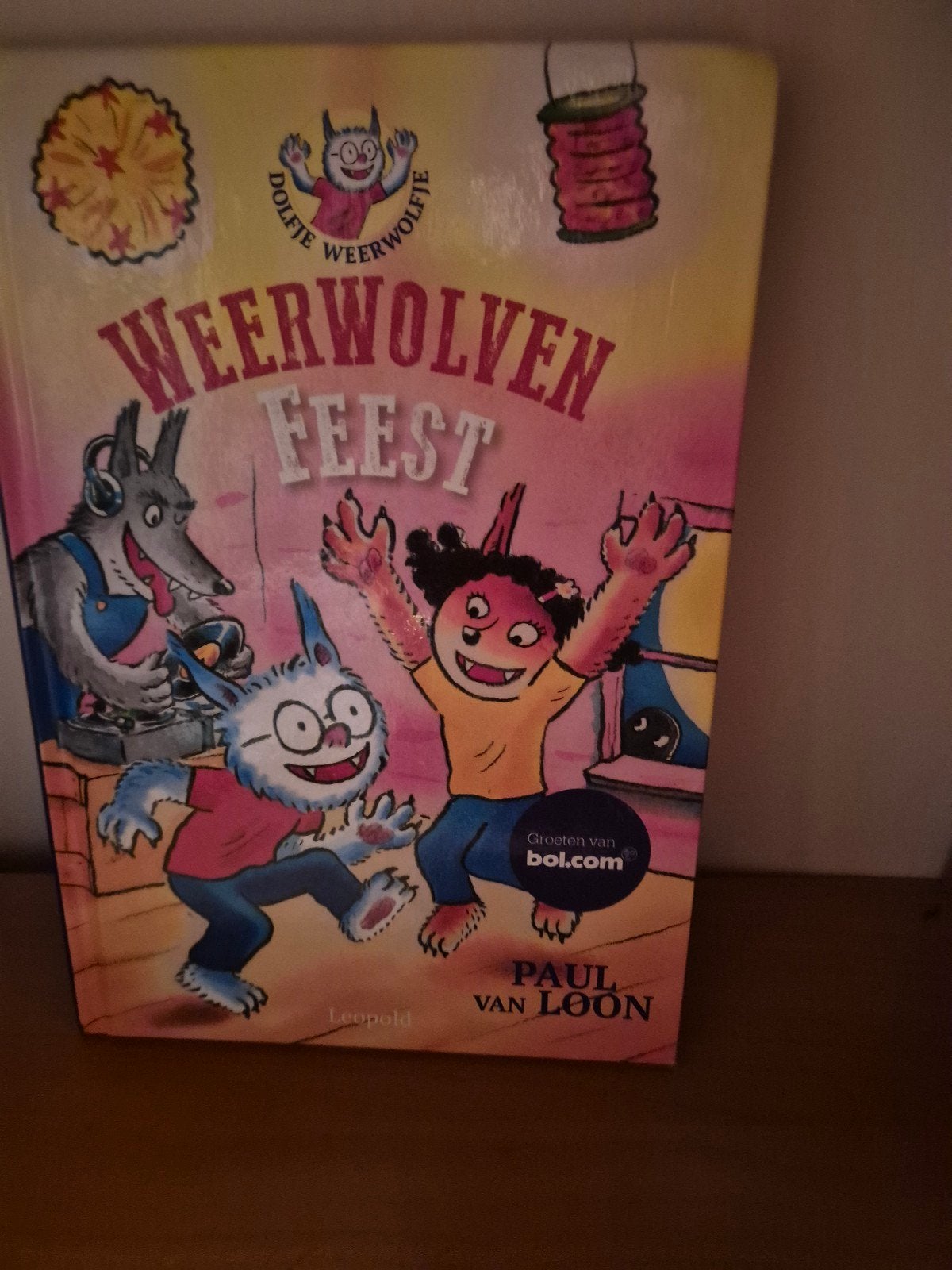 Dolfje Weerwolfje: Weerwolvenfeest - Paul van Loon, Boeken, Ophalen of Verzenden, Zo goed als nieuw, Paul van Loon, Fictie algemeen