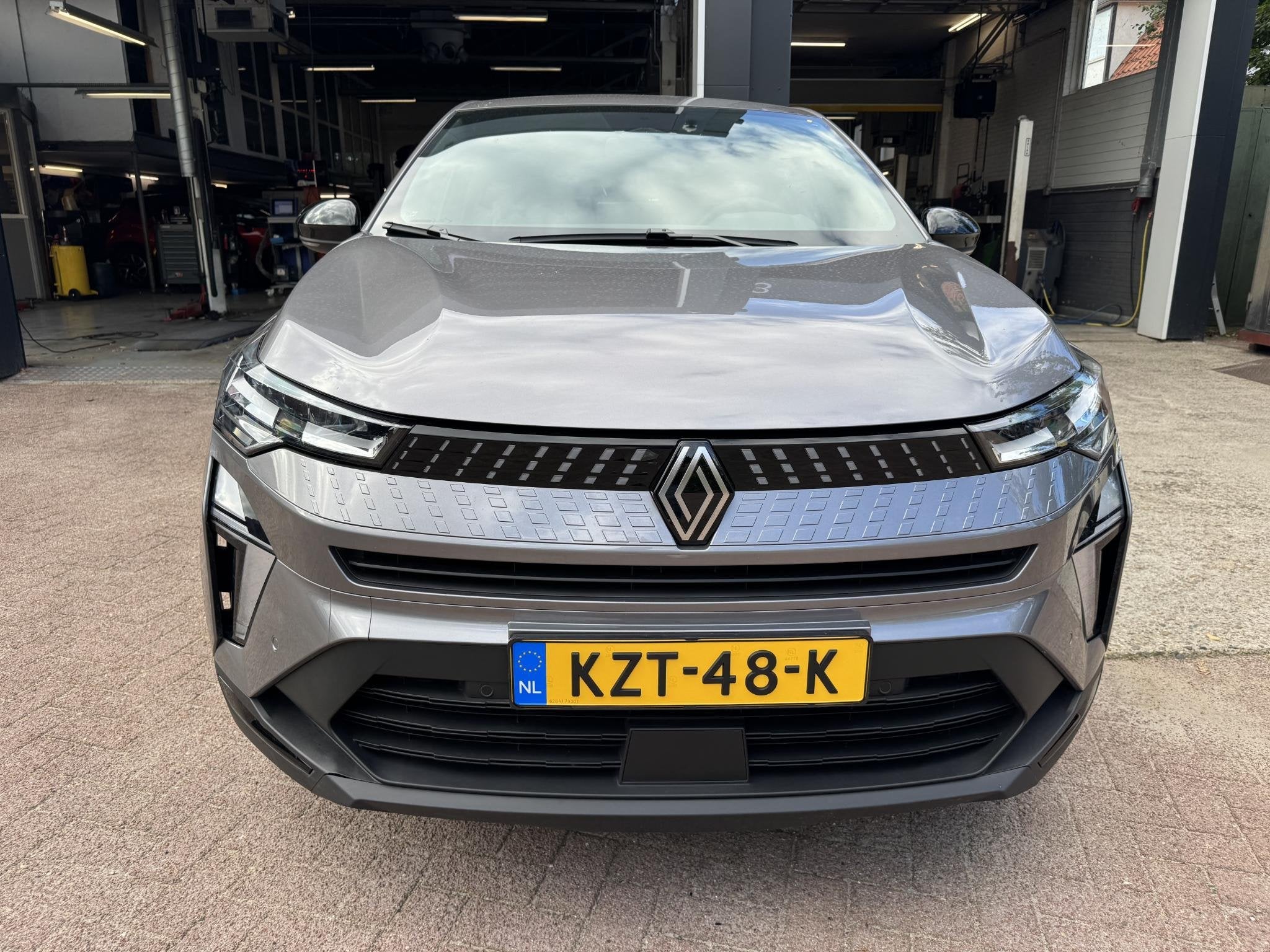 Foto 2 van Renault Captur 1.8 E-Tech full hybrid 160 Techno+pack Winter