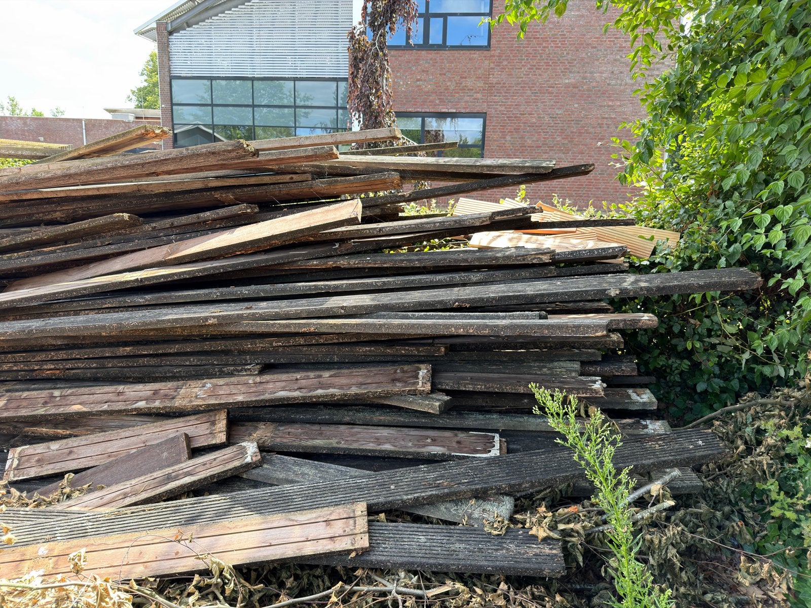Gebruikte houten planken en balken gratis partij, Doe-het-zelf en Verbouw, Hout en Planken, Ophalen, Gebruikt, 25 tot 50 mm, 200 tot 250 cm