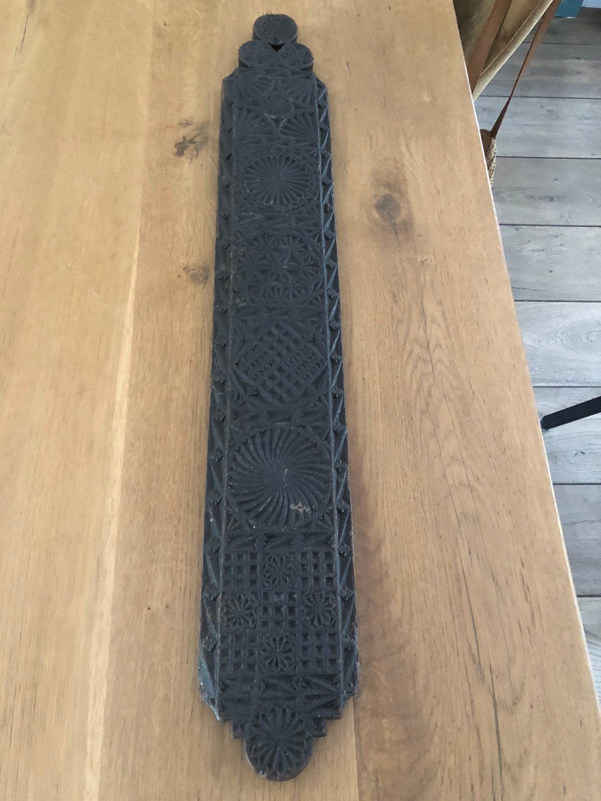 Heel oude snijwerkplank hoog 69cm. bij 11 br, Dieren en Toebehoren, Ophalen of Verzenden, BR