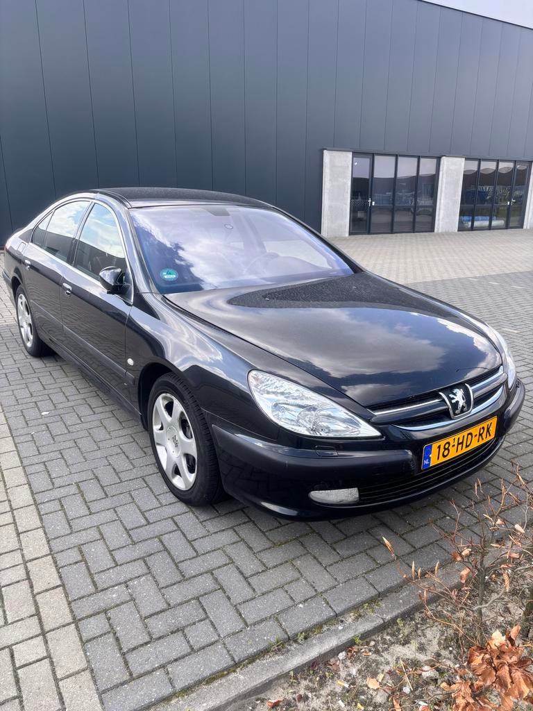 Peugeot 607 3.0 V6 PACK 24V AUT 2001 Zwart, Auto's, Peugeot, 1800 kg, 2946 cc, Zwart, Bruin