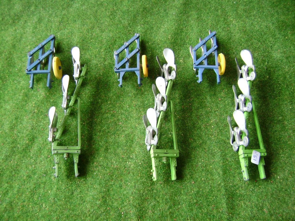 Dowdeswell 3-schaar wentelploeg en 3-schaar Britains nr 9546, Ophalen of Verzenden, Zo goed als nieuw, Tractor of Landbouw, Britains