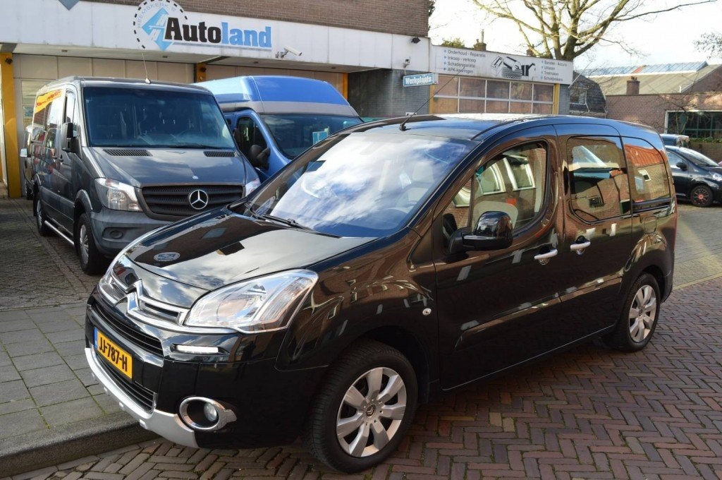 Citroen BERLINGO LUXE ROLSTOELAUTO 64.000 km 3+1 of 5-PERSOO, Auto's, Euro 5, 15 km/l, Gebruikt, 4 cilinders