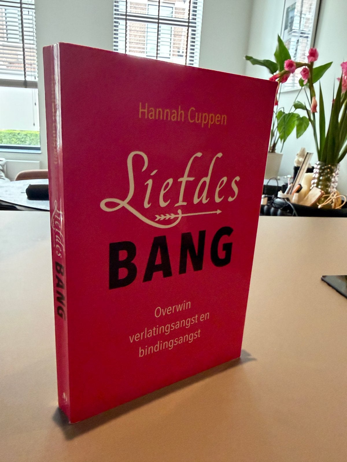 Liefdesbang - Hannah Cuppen (Overwin verlatingsangst), Ophalen of Verzenden, Zo goed als nieuw, Nederland