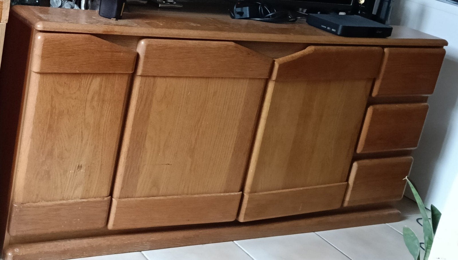 Eiken dressoir en vitrinekast - heeft lichte gebruikers spor, Huis en Inrichting, Ophalen, Gebruikt, 100 tot 150 cm, 100 tot 150 cm