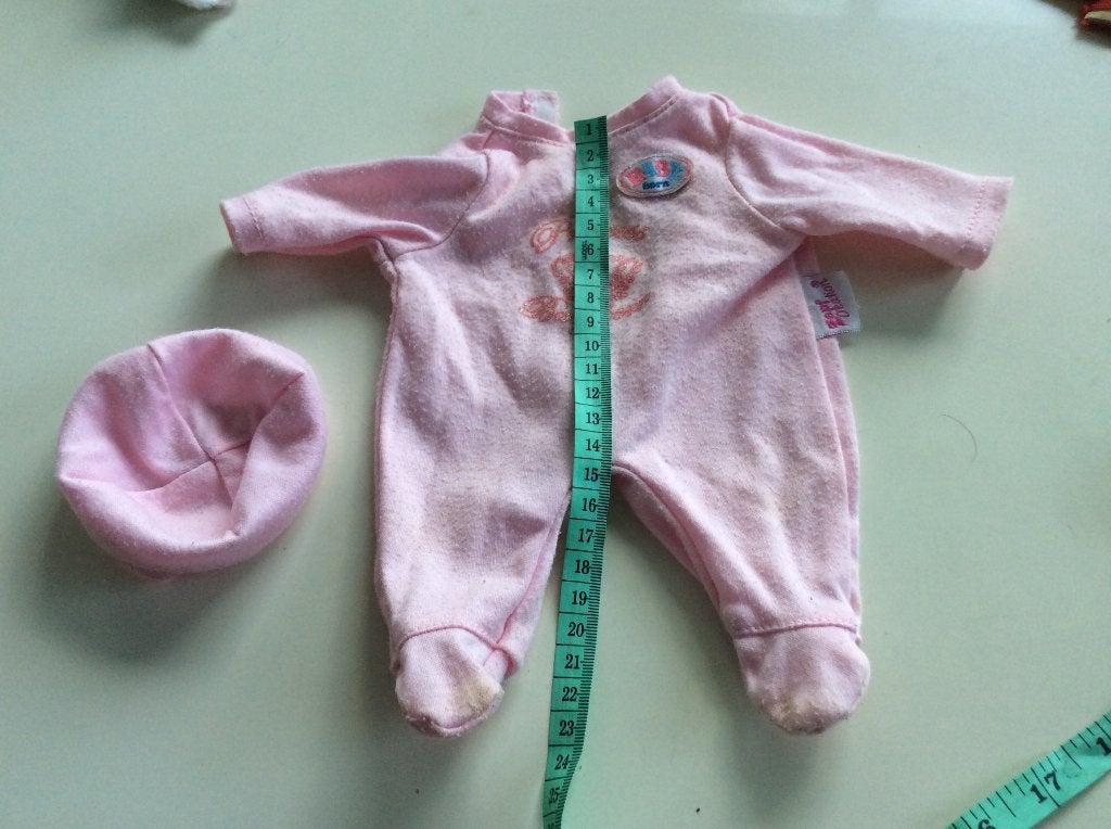 Baby Born pakje met muts voor pop - rompmaat 14 cm, Verzamelen, Poppen, Ophalen of Verzenden, Gebruikt, Kleertjes