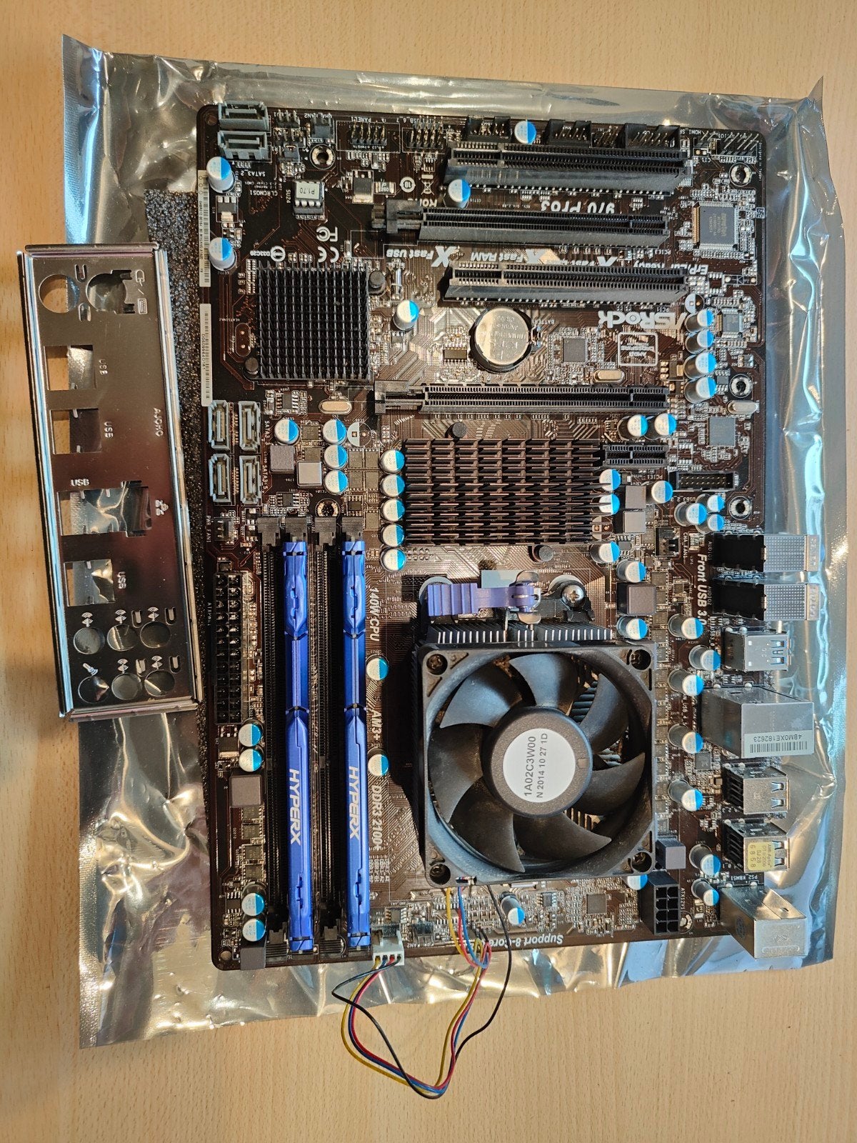 Asrock 970 Pro3 R2.0 met AMD FX 4300 en 8GB DDR3, Ophalen of Verzenden, DDR3