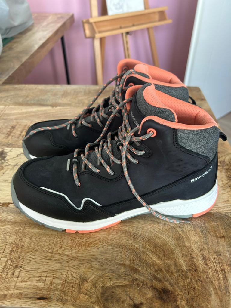 Veiligheidsschoenen, Kleding | Dames, Schoenen, Overige kleuren, Ophalen of Verzenden, Zo goed als nieuw, Werkschoenen