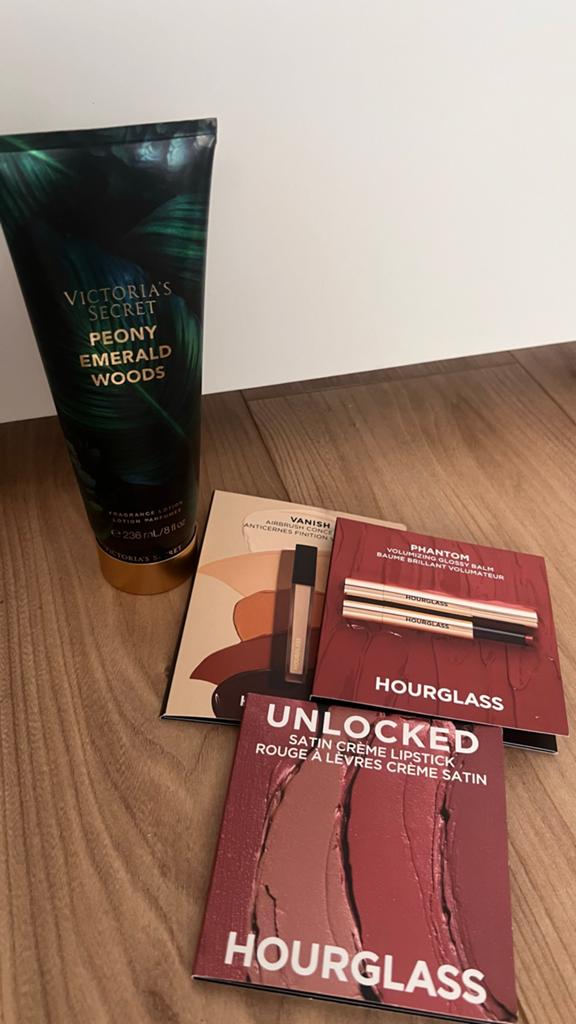 Victoria's Secret bodylotion & Hourglass testers, Ophalen of Verzenden, Nieuw, Bodylotion, Crème of Olie