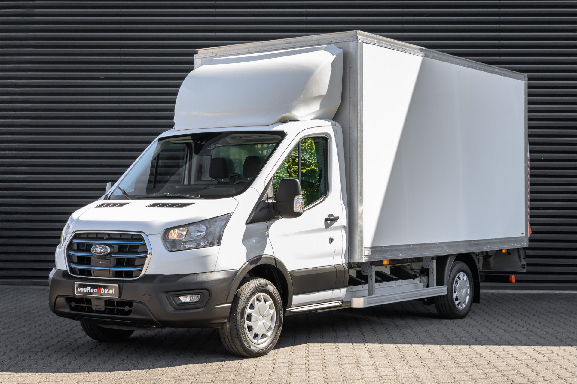 Ford E-Transit Bakwagen met laadklep d'Hollandia (bj 2025), Automaat, Gebruikt, Zwart, Wit