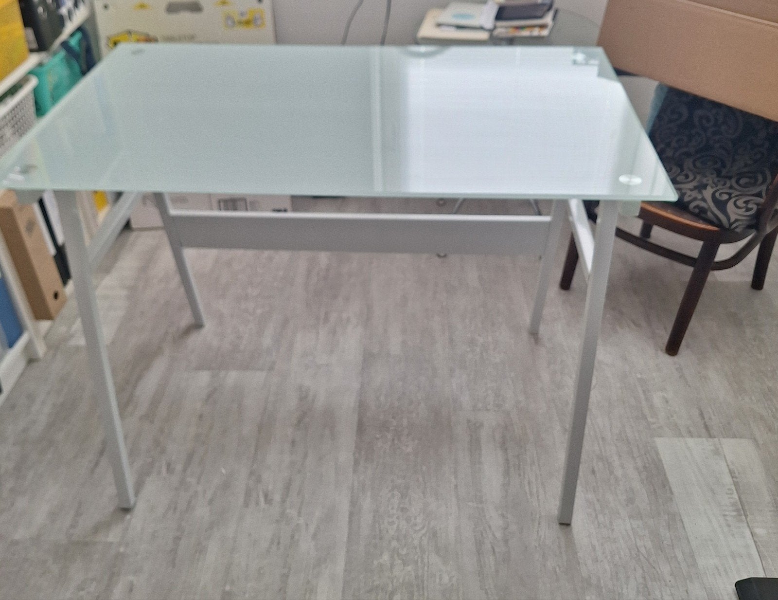 Melkglas bureau; een pareltje!, Ophalen, Zo goed als nieuw