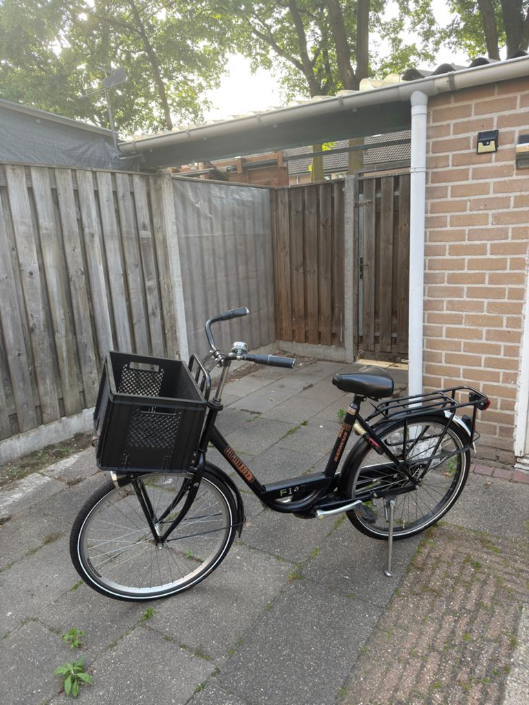 Batavus F142 – Zeer nette stadsfiets met mand, Fietsen en Brommers, Fietsen | Heren | Herenfietsen, Ophalen of Verzenden, Zo goed als nieuw