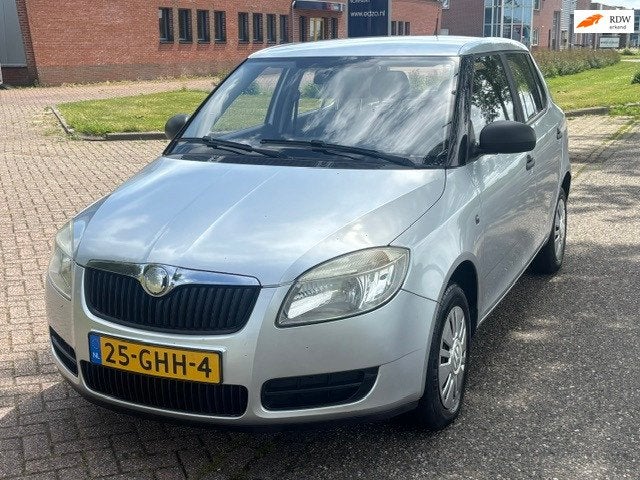 Skoda Fabia 1.2 Classic 5-Drs Stuurbekrachtiging Audio-USB/B, Auto's, Voorwielaandrijving, Dealer onderhouden, Stof, 60 pk