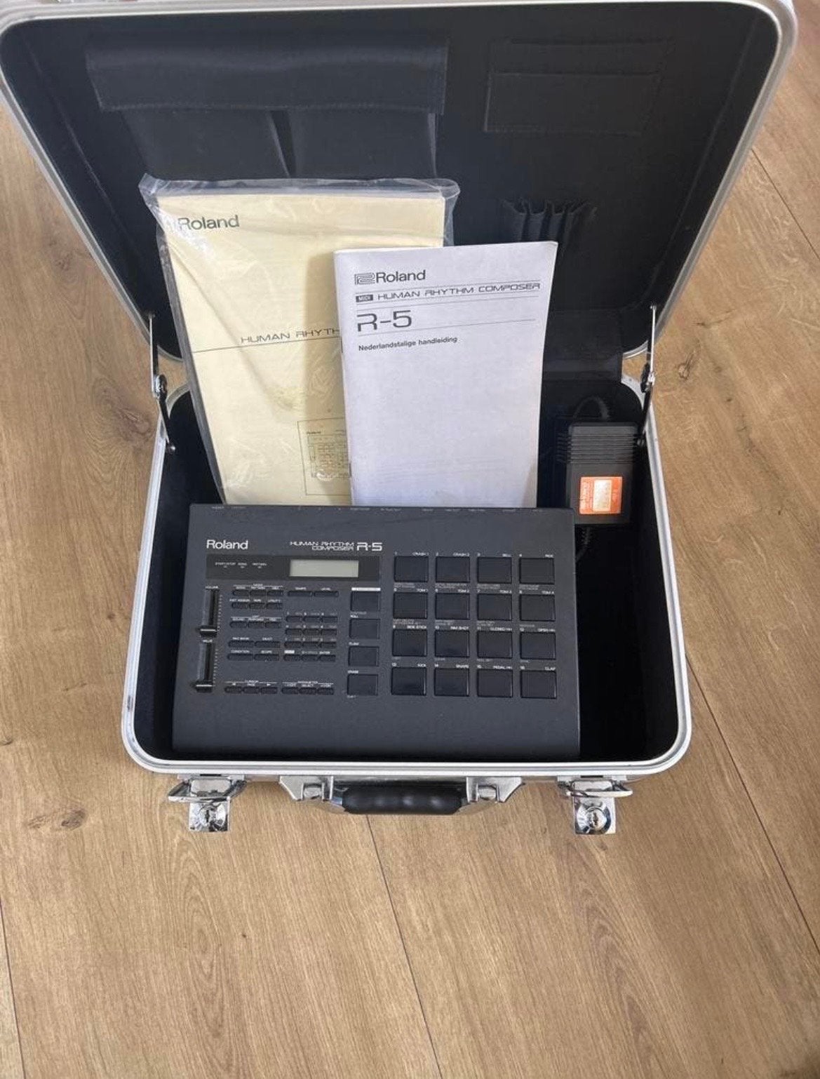 Roland Human Rhythm Composer R-5 met koffer en handleiding, Muziek en Instrumenten, Drumcomputers, Ophalen of Verzenden, Zo goed als nieuw