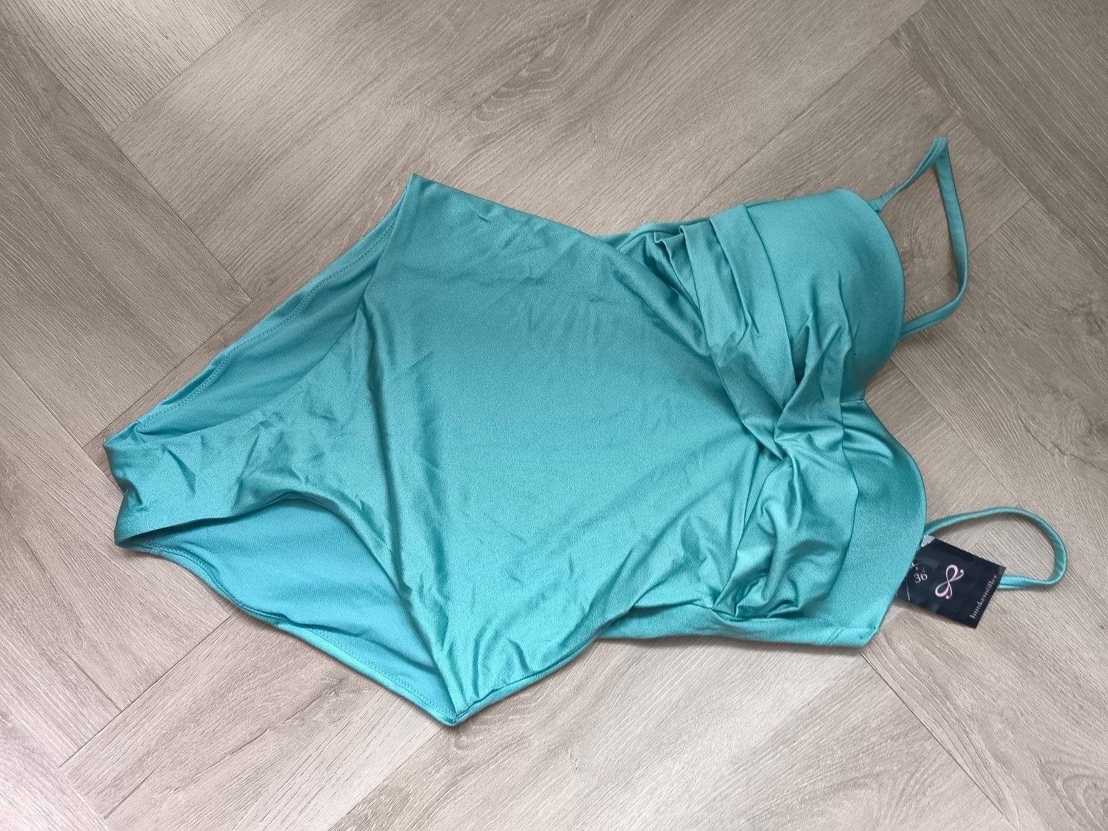 Nieuw Hunkemöller badpak zacht groen/turquoise maat 36, Nieuw, Badpak, Ophalen of Verzenden, Hunkemöller