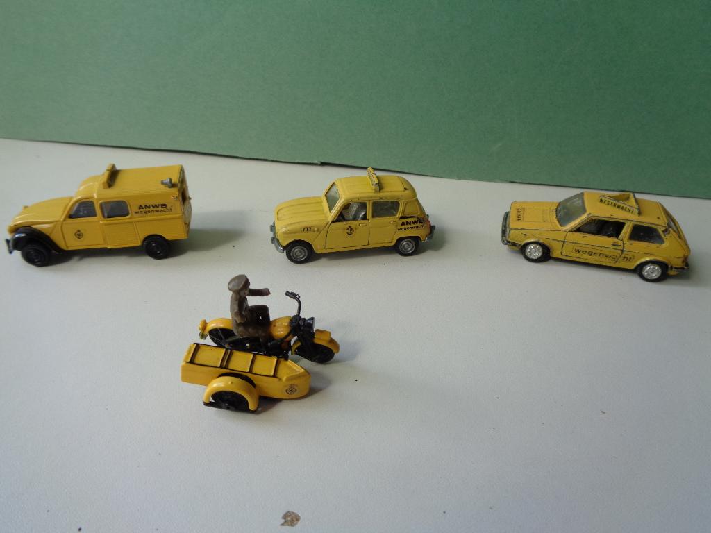 4 Wegenwacht autotjes / motor met zijspan.  ., Ophalen of Verzenden, Gebruikt, Auto, Roco