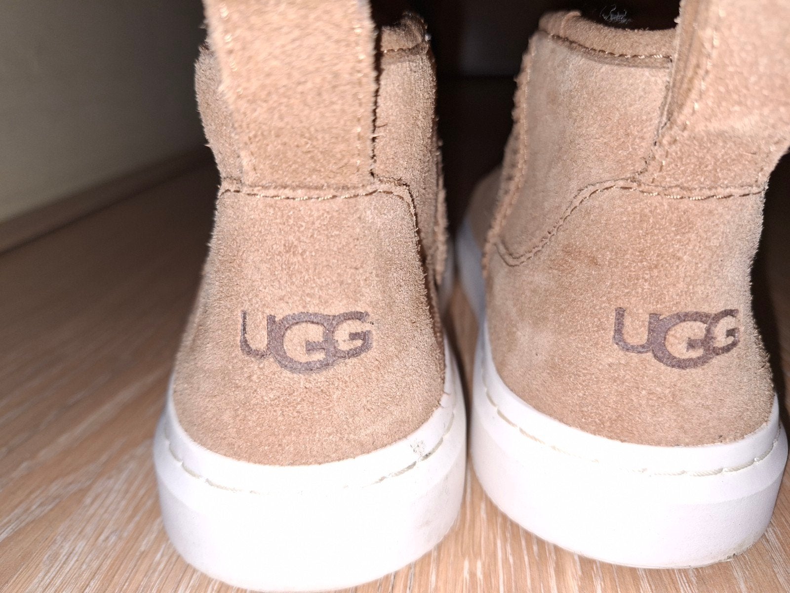 UGG W Alameda Mini Boot beige maat 38, Ophalen, UGG, Beige, Lage of Enkellaarzen