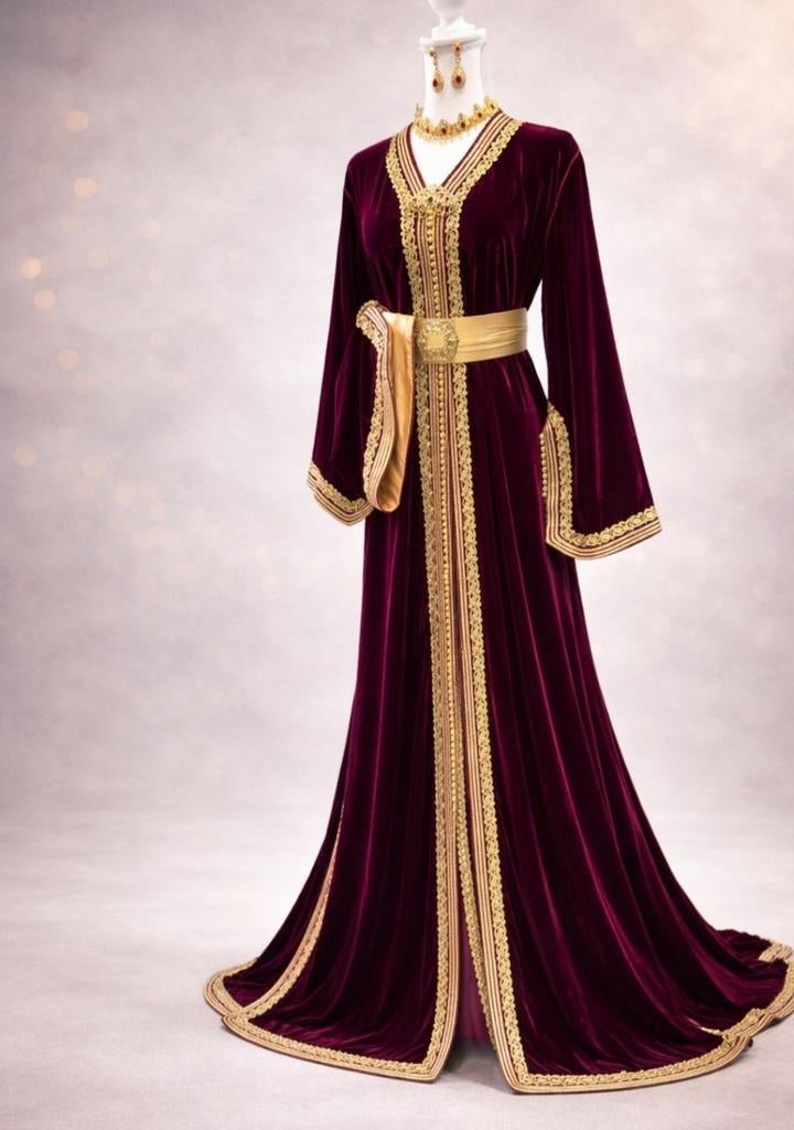 Kaftan te HUUR, Ophalen, Zo goed als nieuw, Maat 38/40 (M), Overige typen