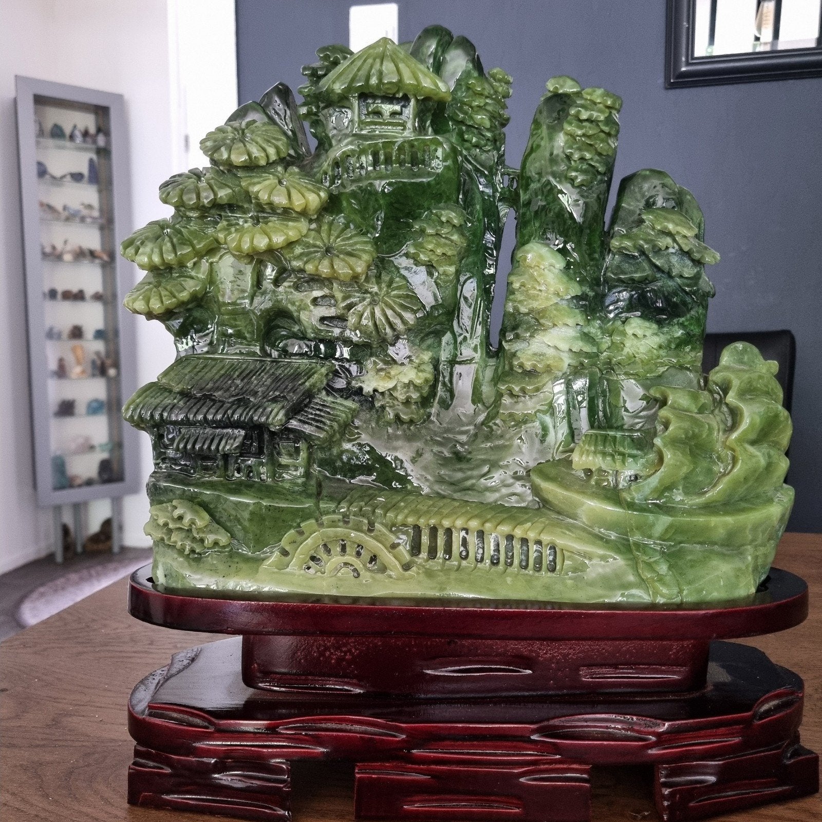 Serpentijn sculptuur met luxe standaard - 40x32cm, 9.3kg, Antiek en Kunst, Ophalen of Verzenden