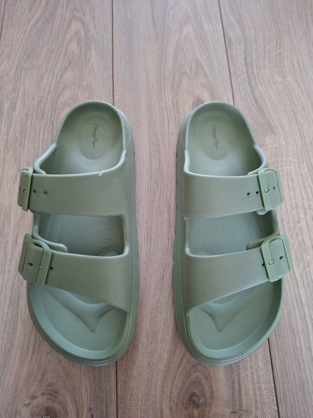 Mooie als nieuwe HappyFlops maat 39, Kleding | Dames, Schoenen, Ophalen of Verzenden, Groen, Sneakers of Gympen, Zo goed als nieuw