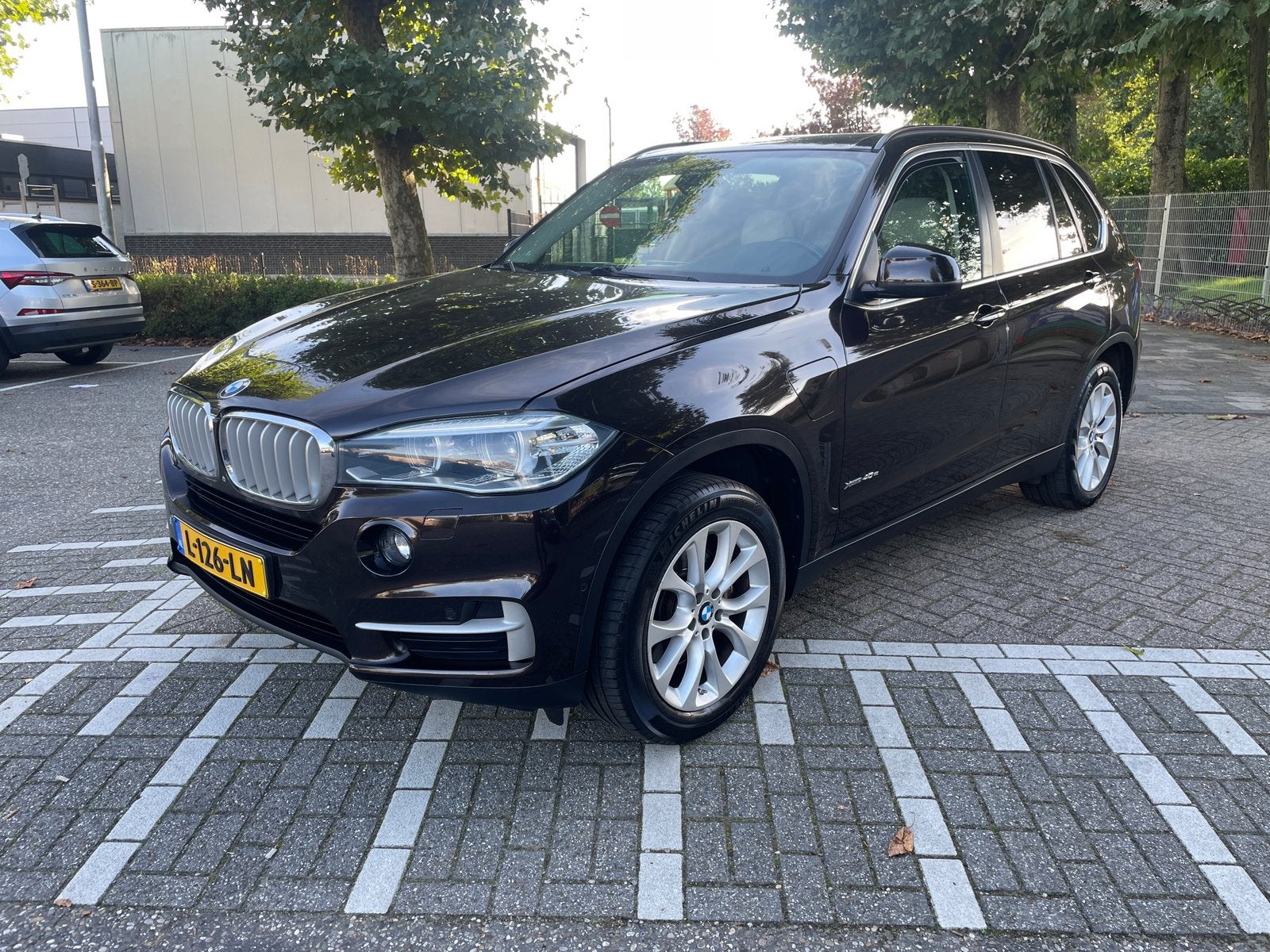 BMW X5 Xdrive 40E Plug-in Hybr Aut8 2016 Bruin, Auto's, Lederen bekleding, 4 cilinders, Bruin, Overige kleuren