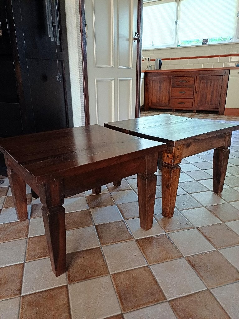 2 stuks teakhouten (bijzet)tafeltjes 60x60x46, Huis en Inrichting, Gebruikt, Koloniaal, Vierkant, 55 tot 75 cm