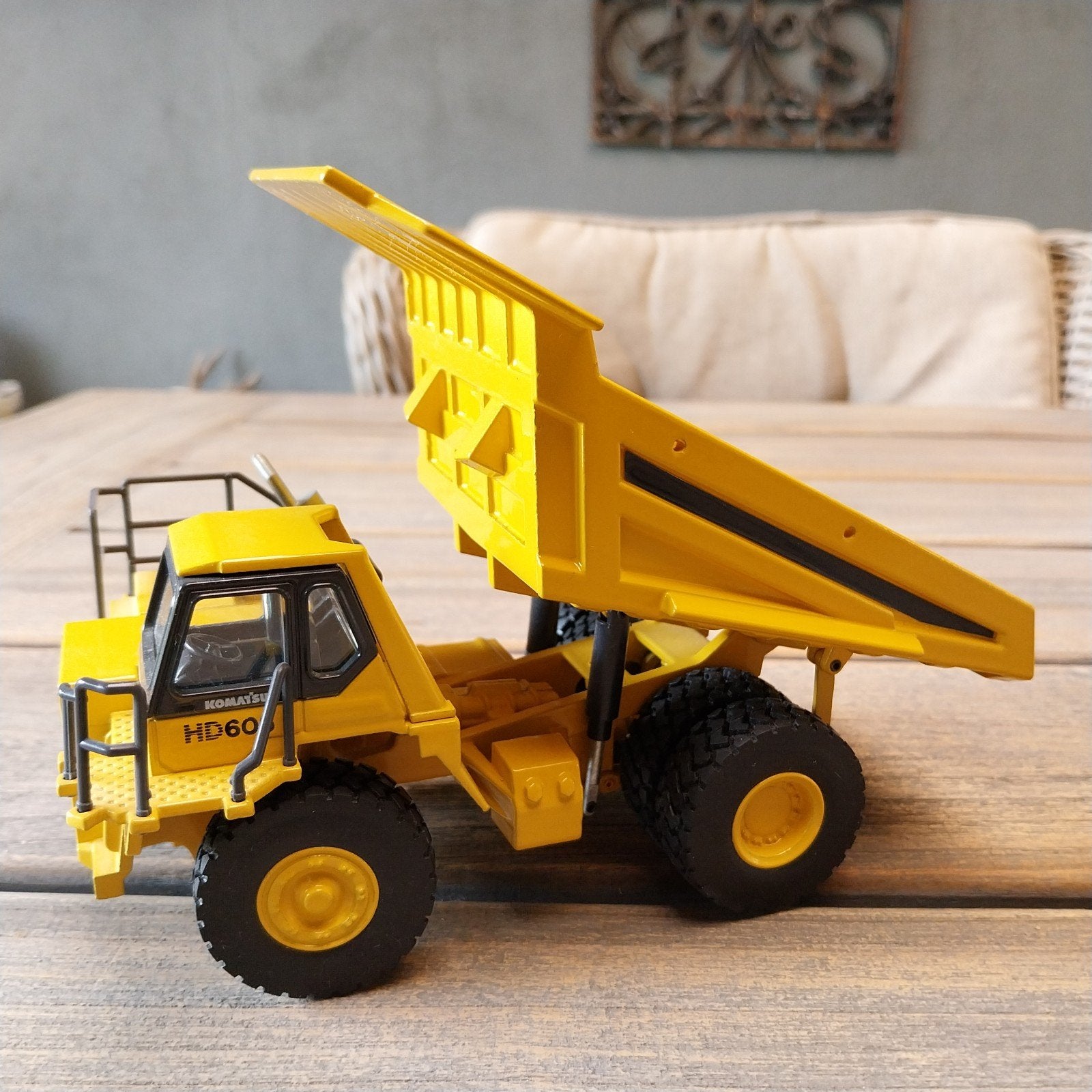 Komatsu Dumper HD605 schaal 1:50 nieuw, Ophalen of Verzenden, Nieuw, Bus of Vrachtwagen, Overige merken