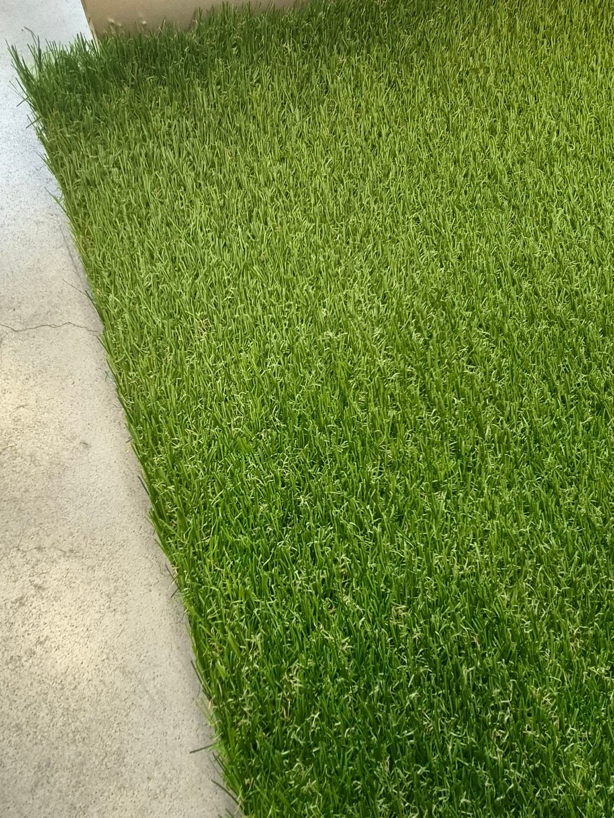 Nieuwe rol A-keus kunstgras 30mm poolhoogte 8.30x4.00 (33m2), Ophalen of Verzenden, Nieuw, 20 m² of meer