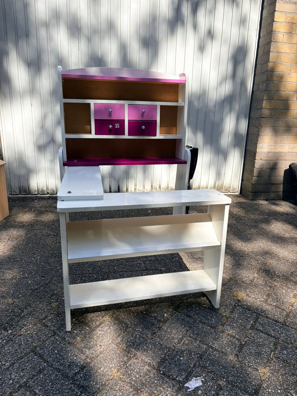 Winkeltje/poppenhuis en kruk, Ophalen, Zo goed als nieuw, Hout