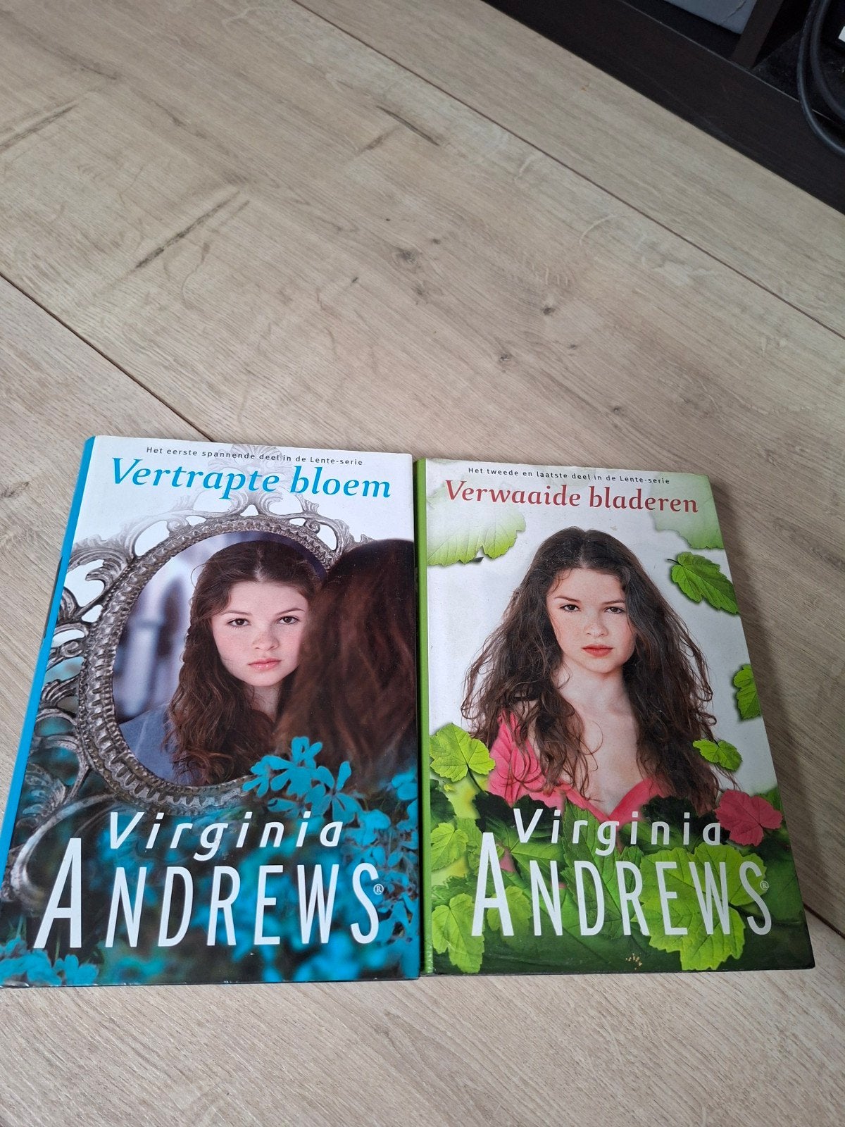 Virginia Andrews - Vertrapte Bloem & Verwaaide Bladeren, Ophalen, Gelezen, Virginia Andrews, Nederland