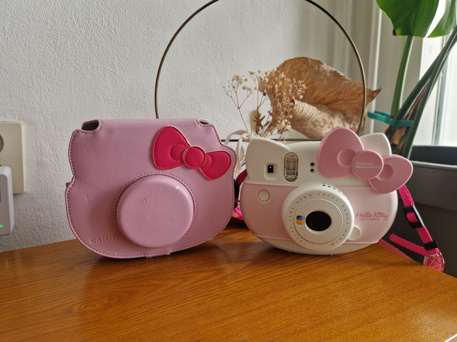 Fujifilm Hello Kitty instax mini instant camera, Gebruikt, 1102wt, Katrina, Katrinagraham2011@gmail.com