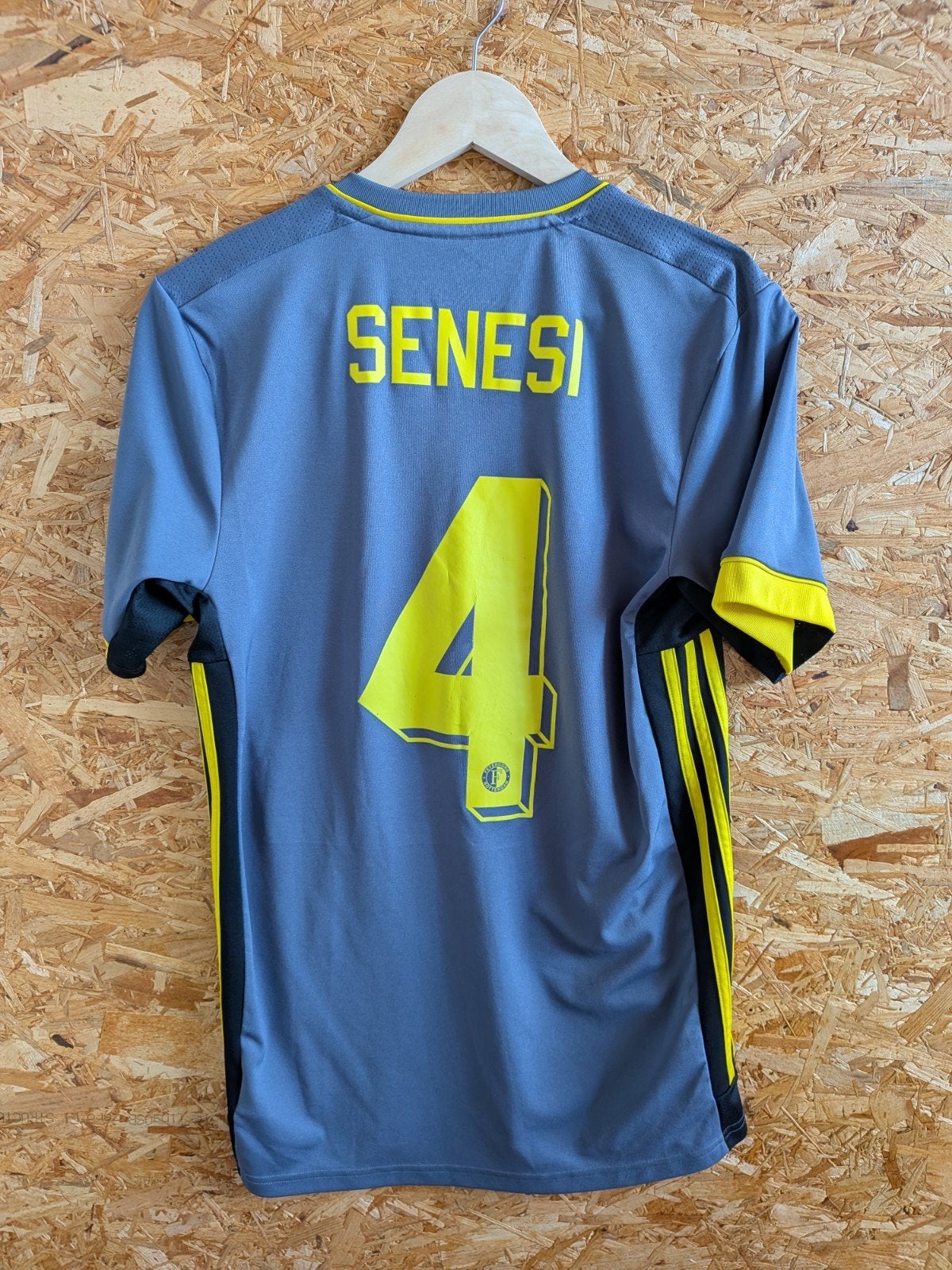 Feyenoord Rotterdam 2021/2022 Senesi #4 Conference League, Maat S, Ophalen of Verzenden, Nieuw, Shirt