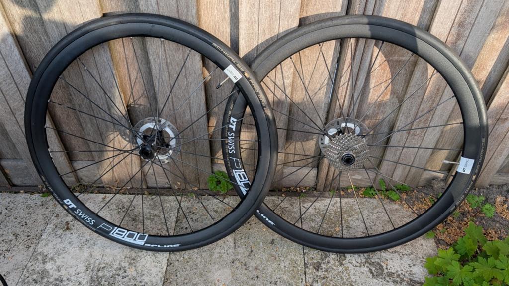 DT Swiss P1800 wielen met Shimano 105 cassette, Fietsen en Brommers, Fietsonderdelen, DT Swiss, Zo goed als nieuw, Aluminium, Racefiets