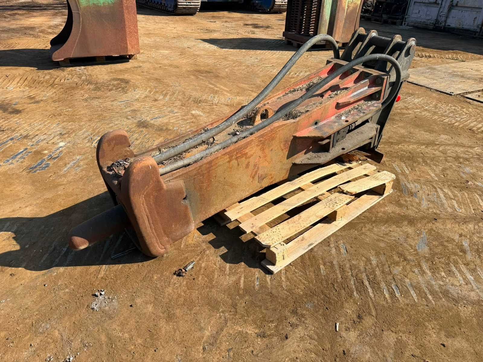 Rammer S56 20/25 Tons hamer voor graafmachine, Zakelijke goederen, Graaflaadcombinatie