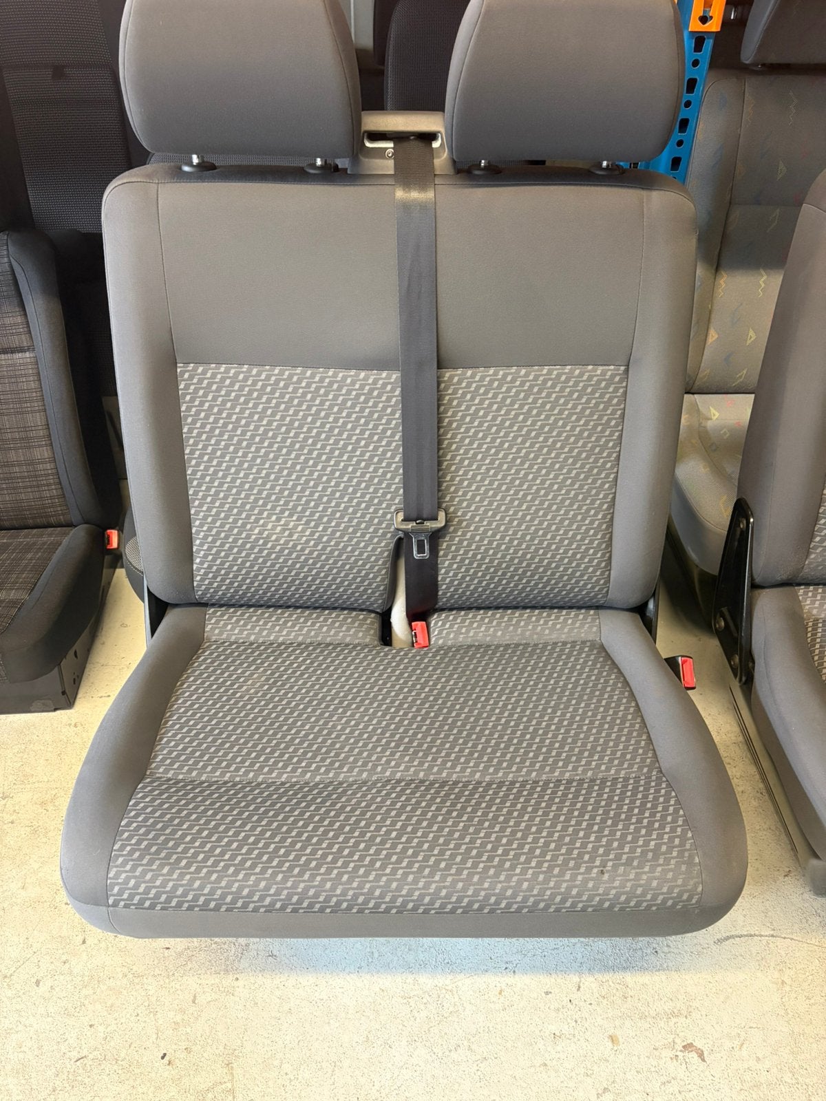 VW TRANSPORTER T5 T6 BIJRIJDERSBANK BANK TASAMO BEKLEDING, Auto-onderdelen, Interieur en Bekleding, Ophalen, Volkswagen