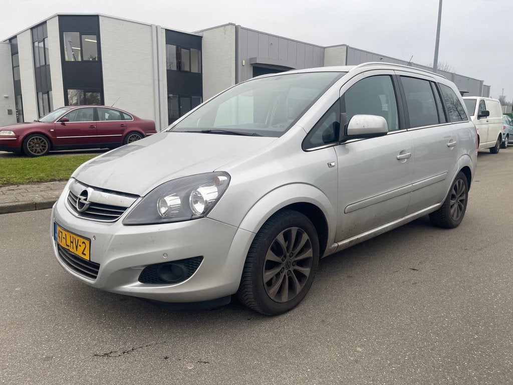 Opel Zafira 1.8 111 years Edition, Auto's, Opel, Voorwielaandrijving, Stof, Gebruikt, Zwart