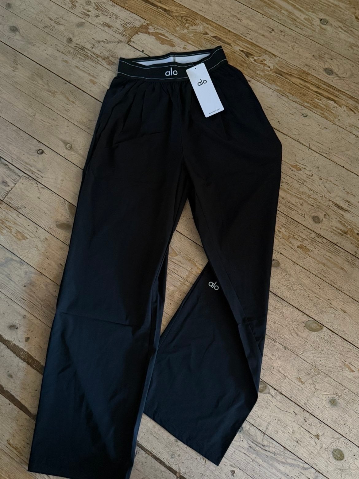 Alo broek dames - Gloednieuw met prijskaartje, Kleding | Dames, Broeken en Pantalons, Ophalen of Verzenden, Nieuw, Zwart, Lang