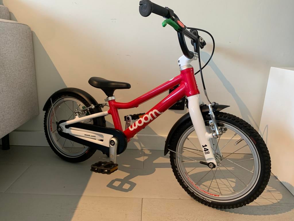 Woom 2 go hot pink., Fietsen en Brommers, Fietsen | Kinderfietsjes, Ophalen, Zo goed als nieuw, Minder dan 16 inch