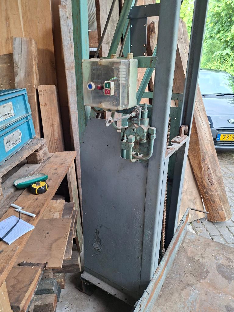 hydraulische heftafel 380 volt hoog200cm breed110cm diep125, Doe-het-zelf en Verbouw, Werkbanken, Ophalen, Gebruikt, 70 tot 120 cm