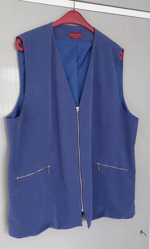 Gilet en bijpassende korte broek 48/50, Kleding | Dames, Grote Maten, Ophalen of Verzenden, Zo goed als nieuw, Zwart, Broek of Spijkerbroek
